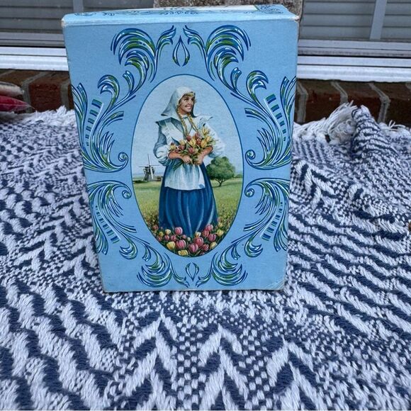 Avon Blue Dutch Girl Figurine Box - Picture 1 of 8